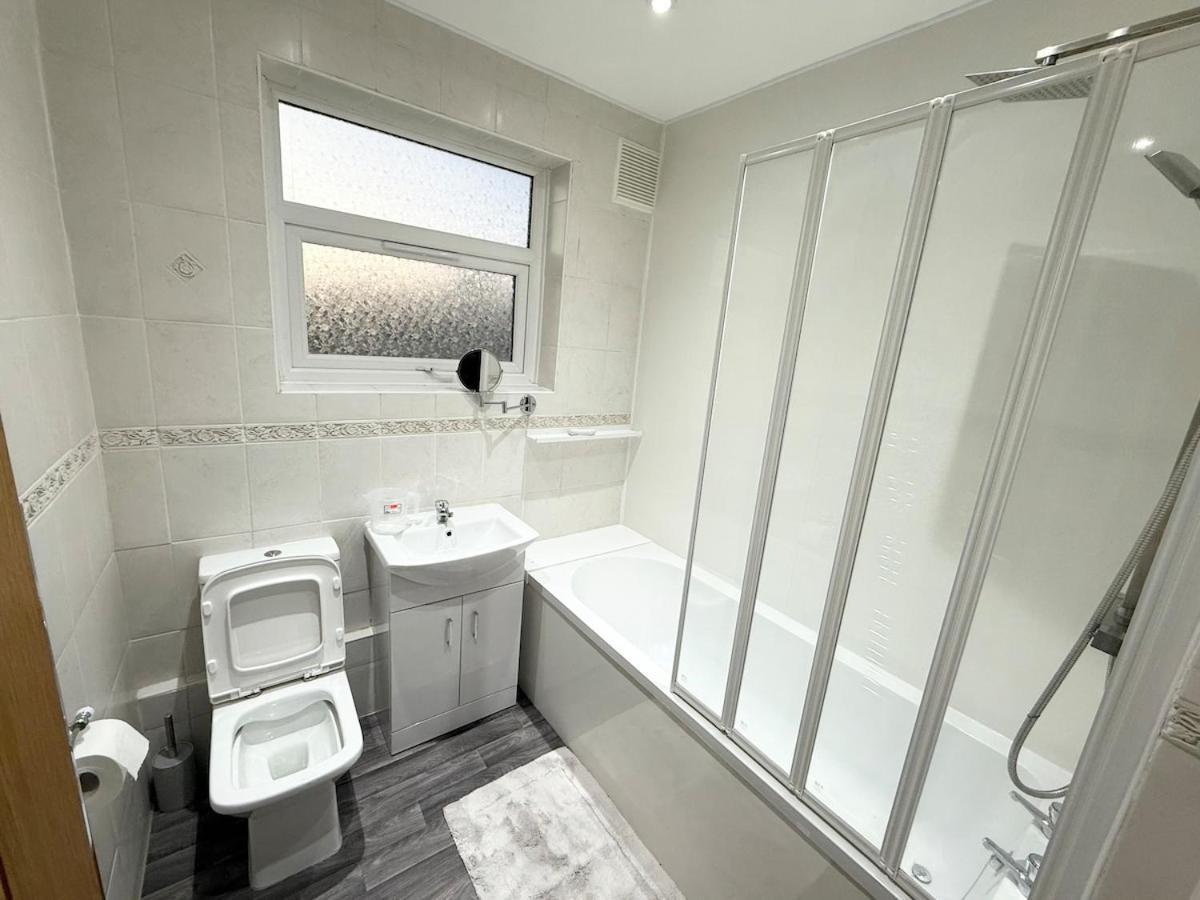 Cozy 3 Bedroom In Wyken - Casa de Férias Coventry
