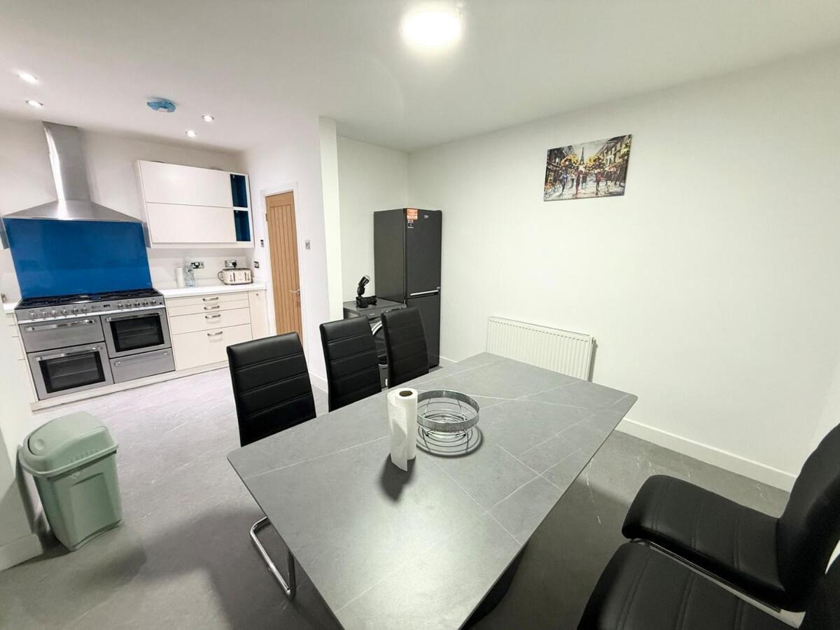 Casa de Férias Cozy 3 Bedroom In Wyken - Coventry